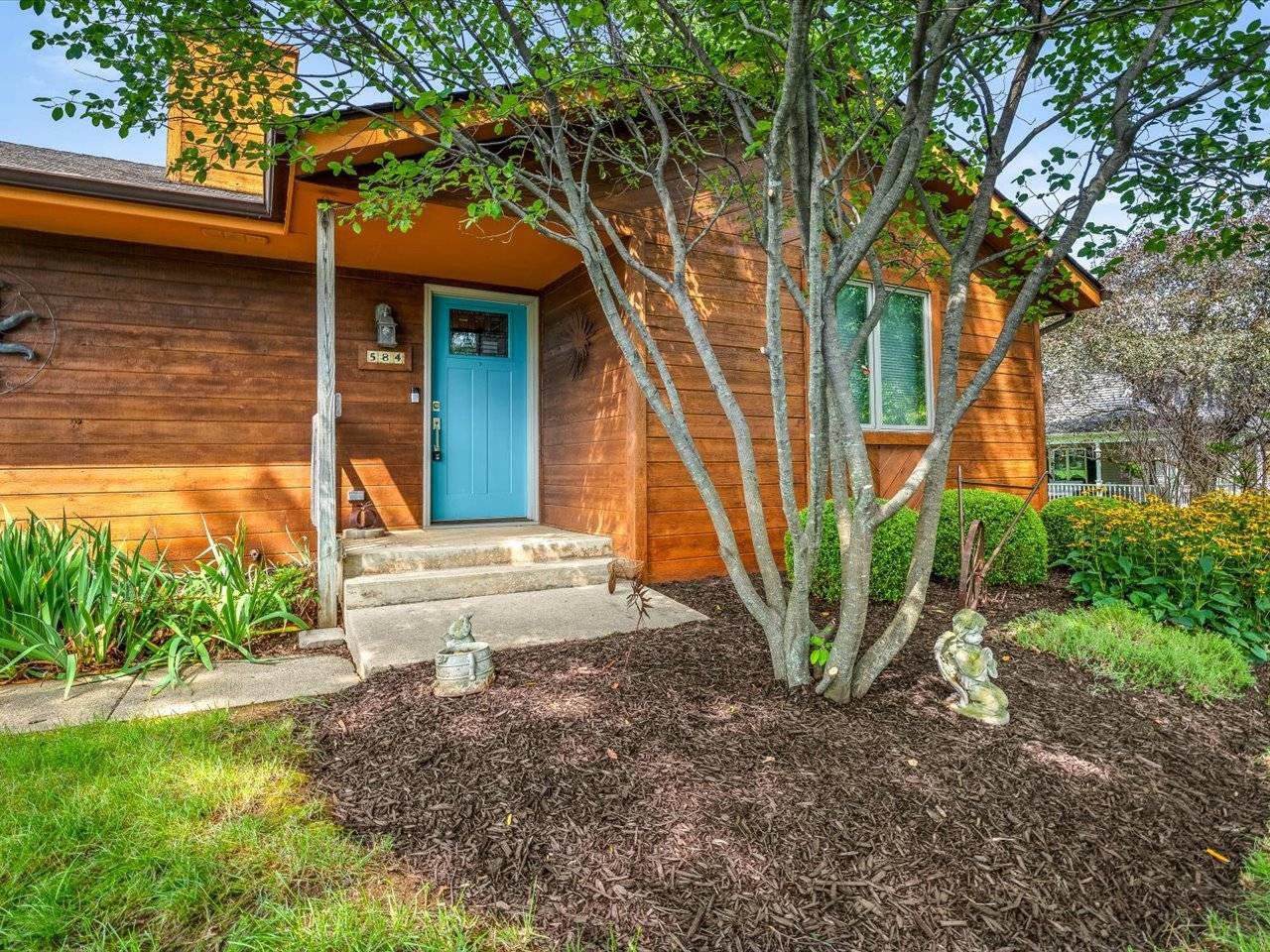 584 SUNNYFIELD RD, Belvidere, IL 61008