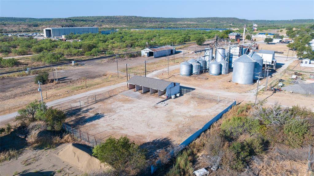 308 E 1st Street, Baird, TX 79504