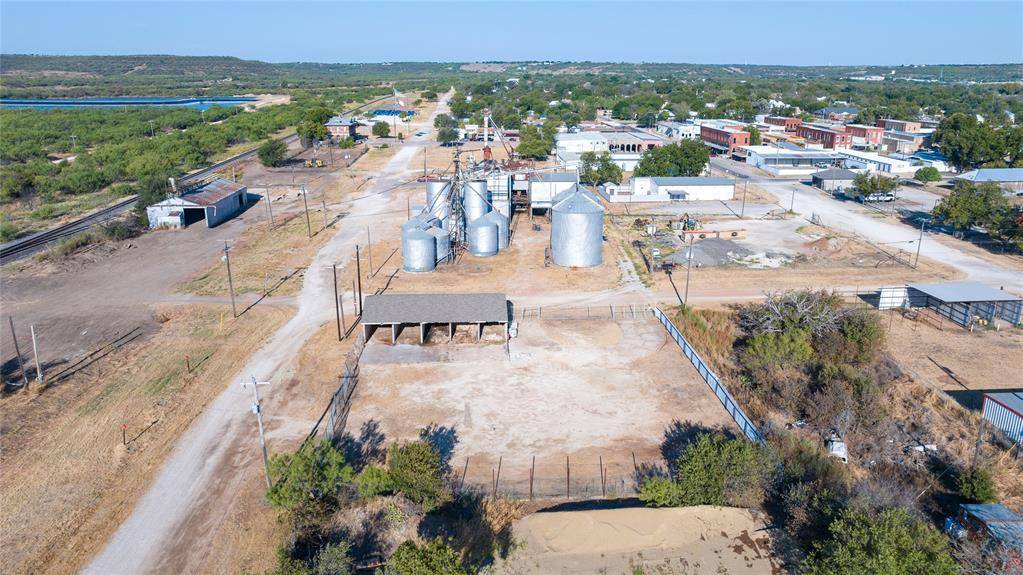 308 E 1st Street, Baird, TX 79504