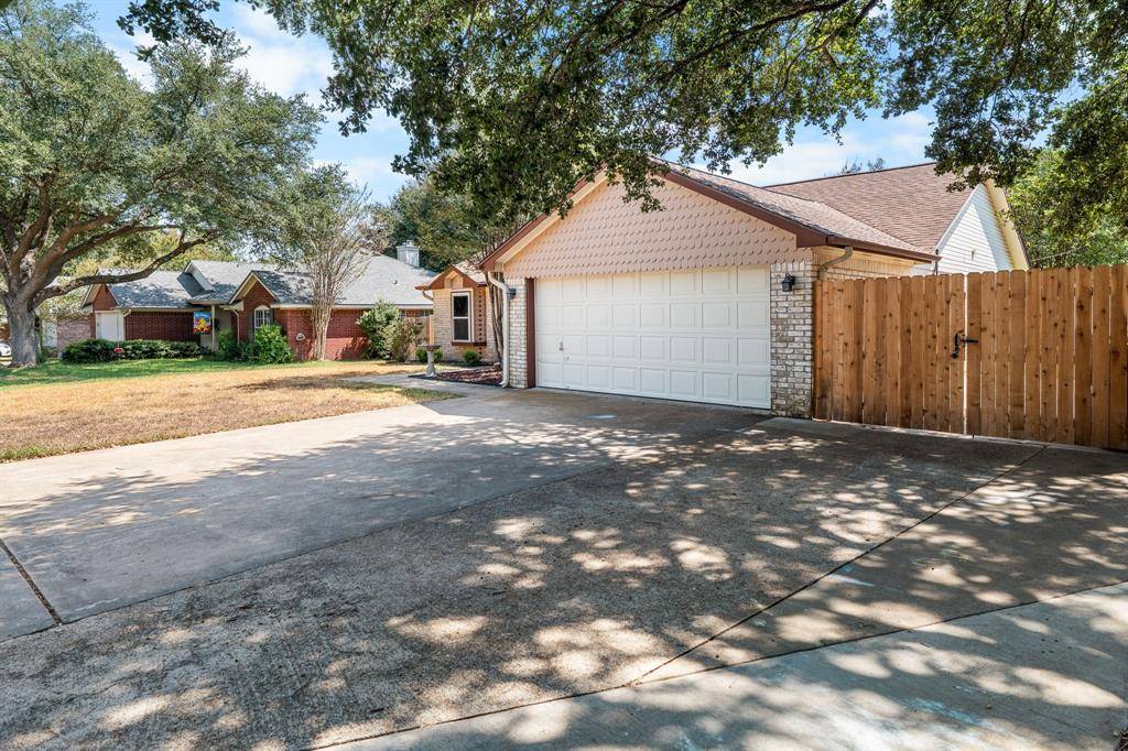 10712 Apache Drive, Waco, TX 76712