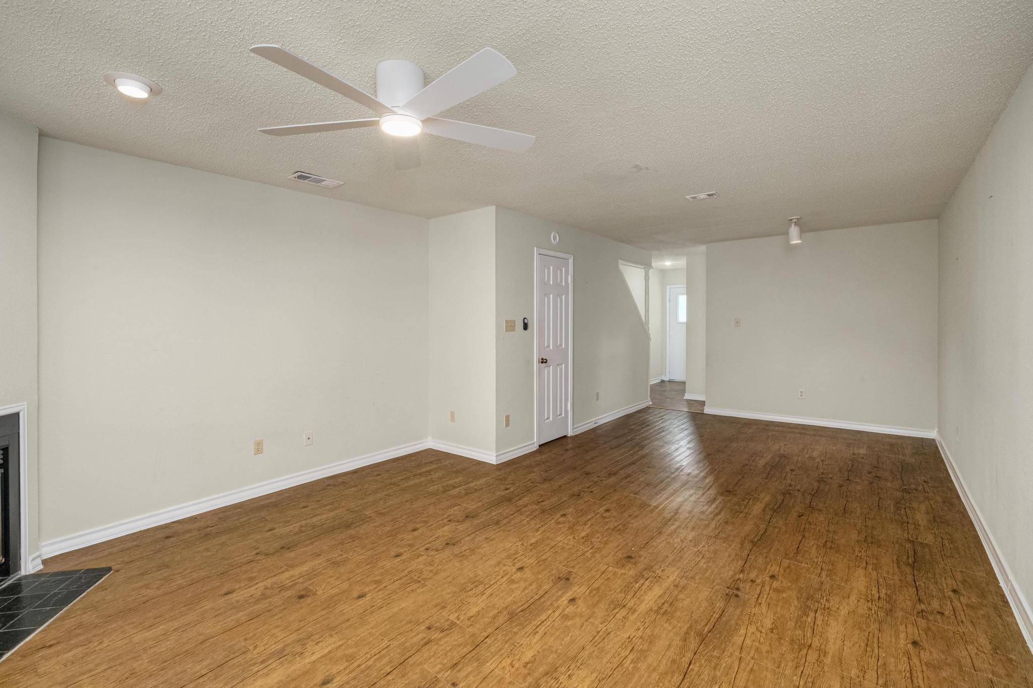 1404 Norwalk LN #206, Austin, TX 78703