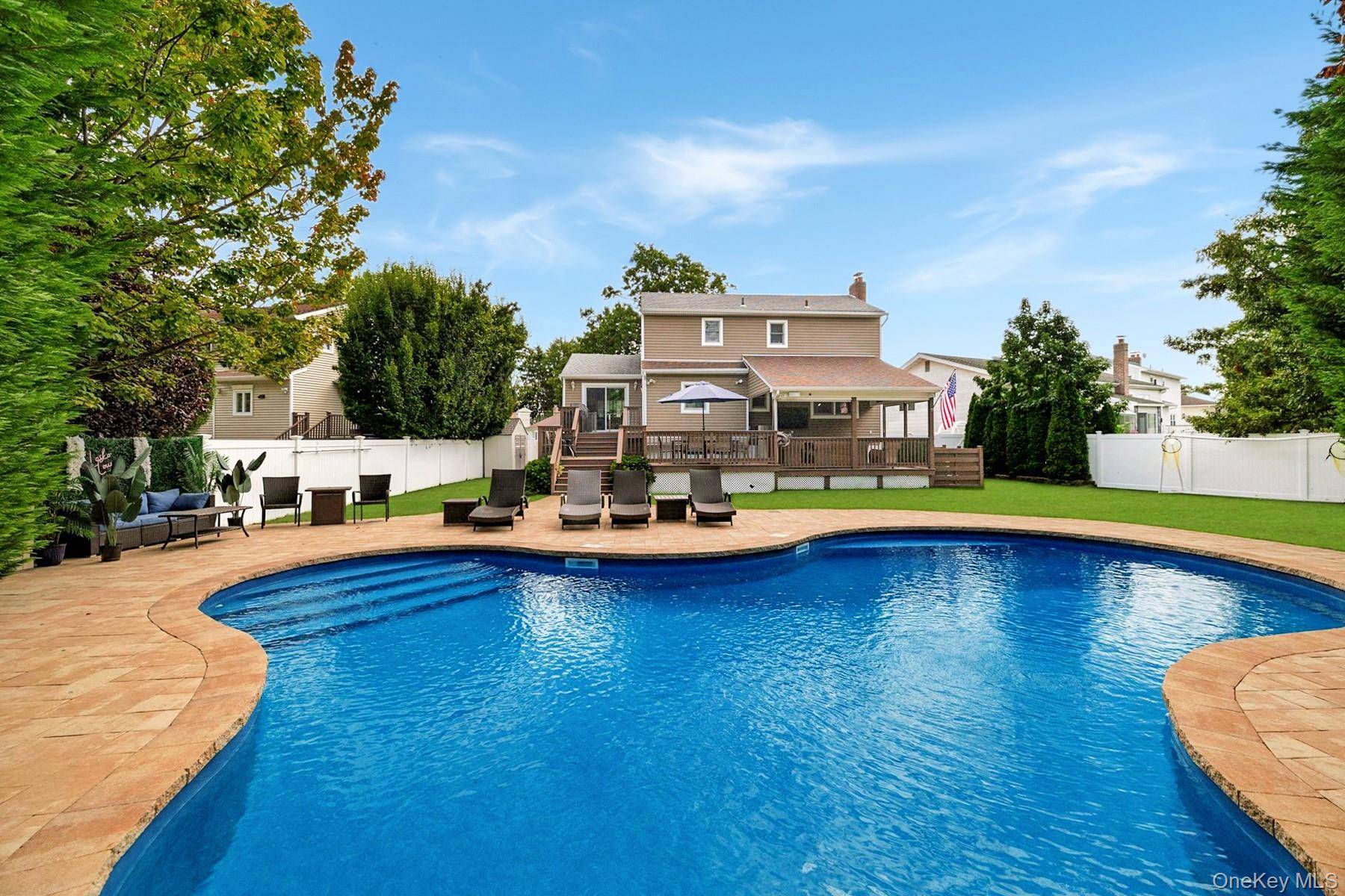 2126 Howell ST, Bellmore, NY 11710