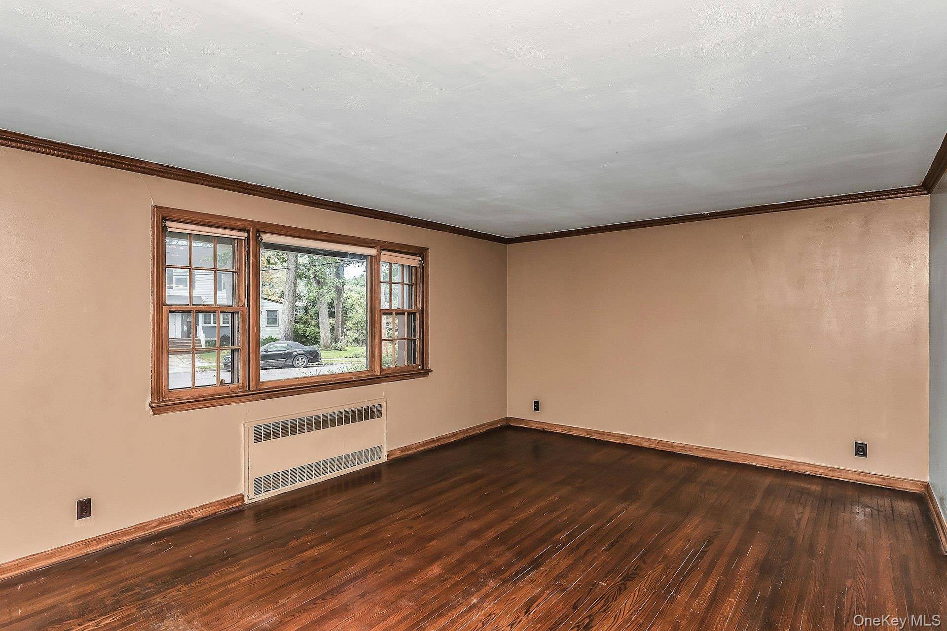 915 Glenwood RD, West Hempstead, NY 11552