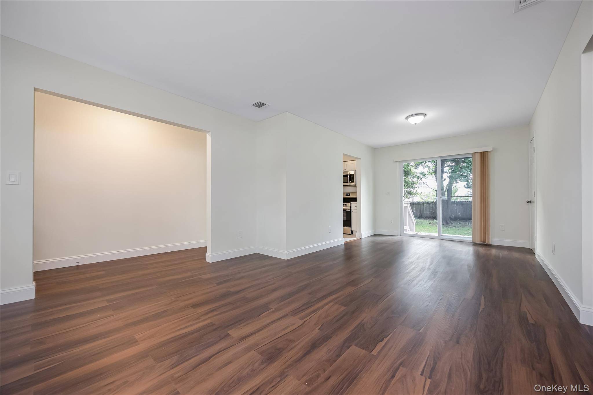 1182 E 3rd AVE, Bay Shore, NY 11706