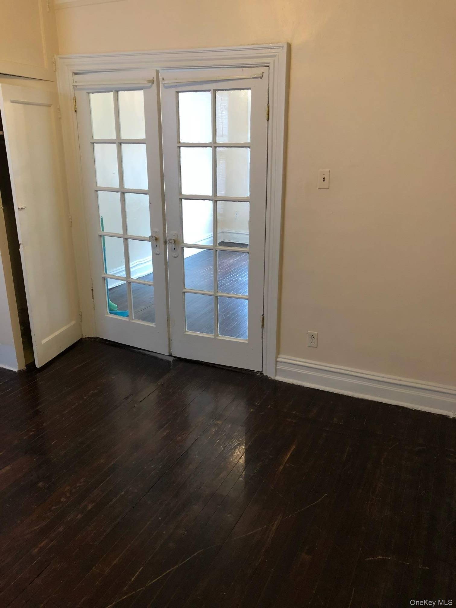 3514 30th AVE, Astoria, NY 11103