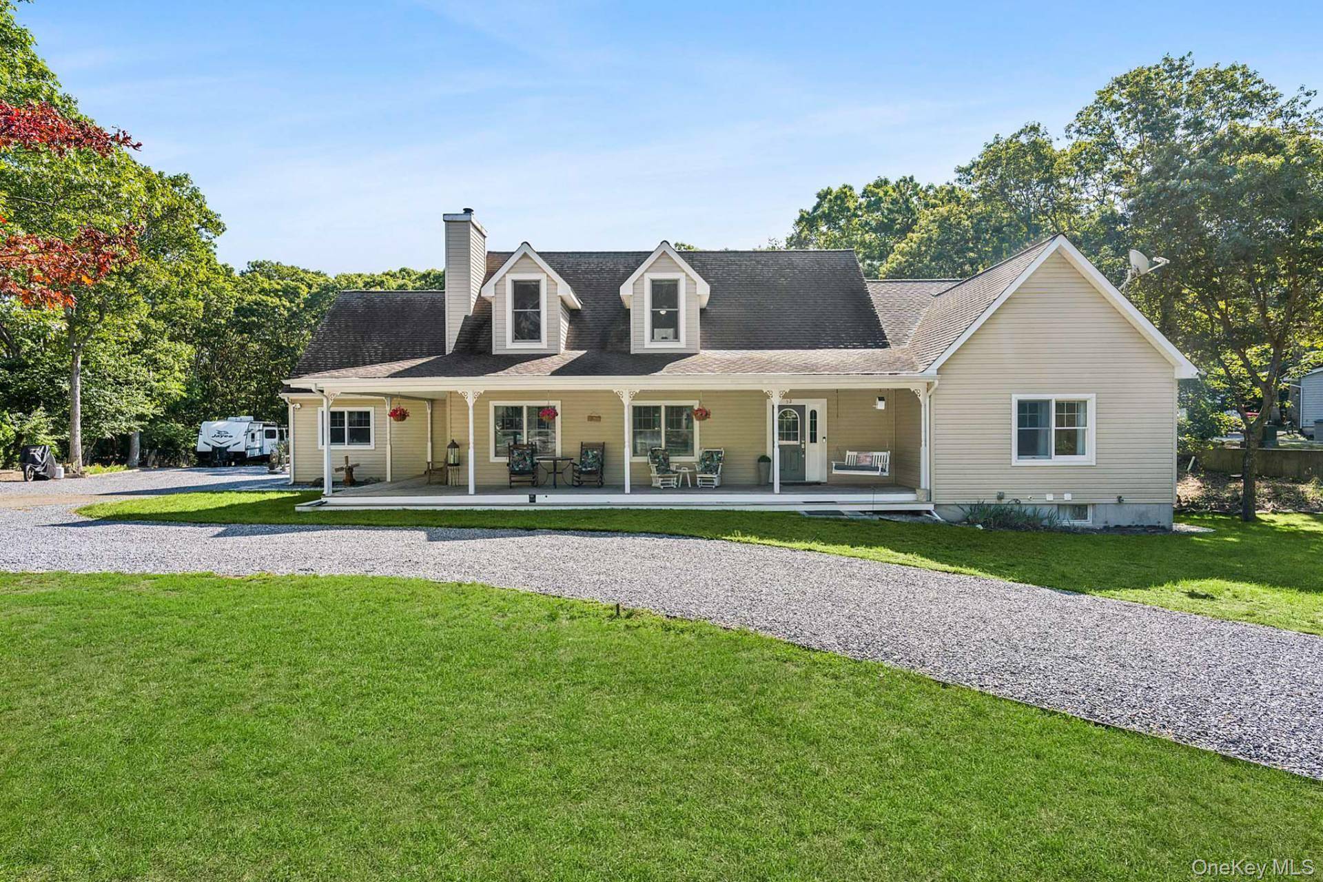 52 Wauhope RD, Hampton Bays, NY 11946