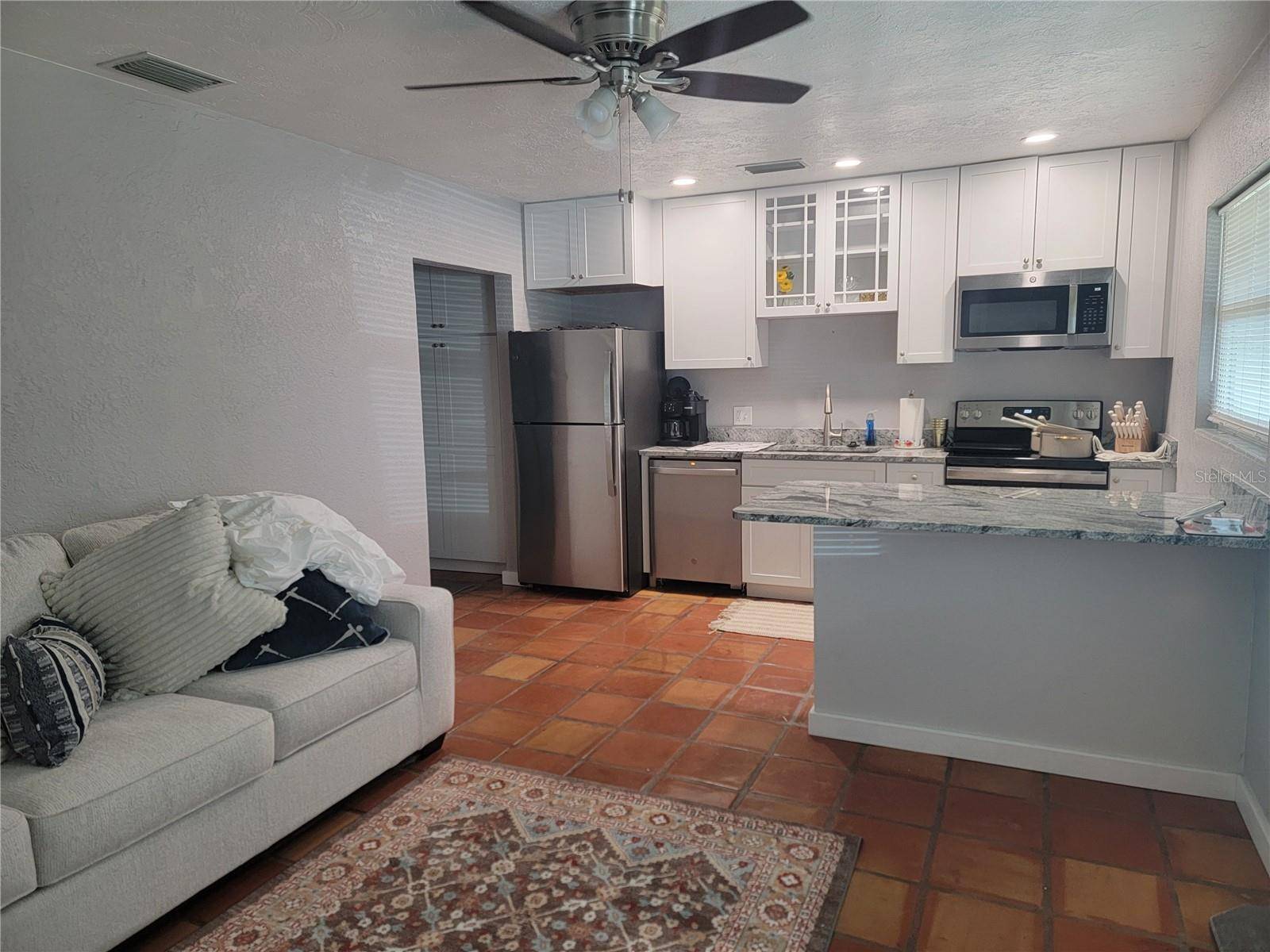 2117 3RD AVE E, Bradenton, FL 34208