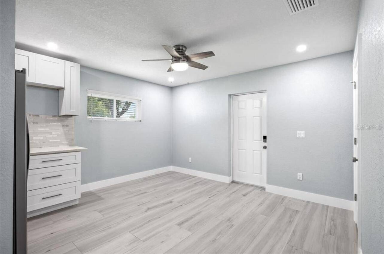817 W BOUGAINVILLEA AVE, Tampa, FL 33612