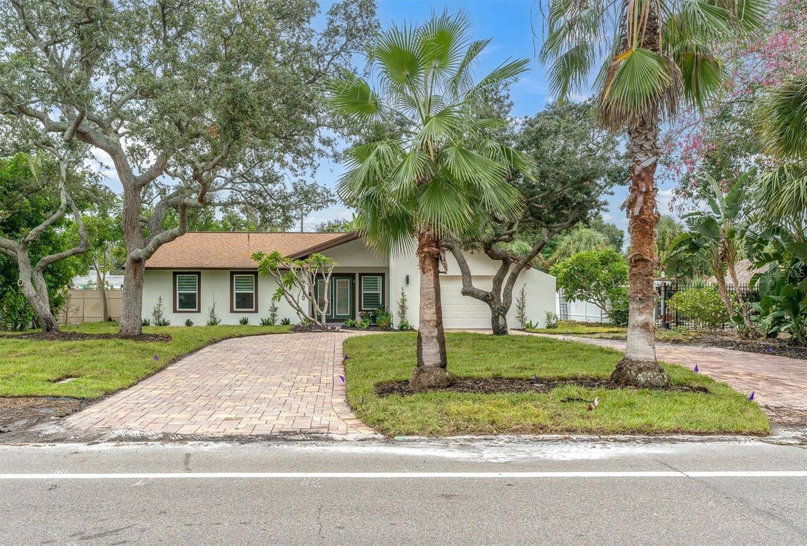 2010 PINELLAS POINT DR S, St Petersburg, FL 33712