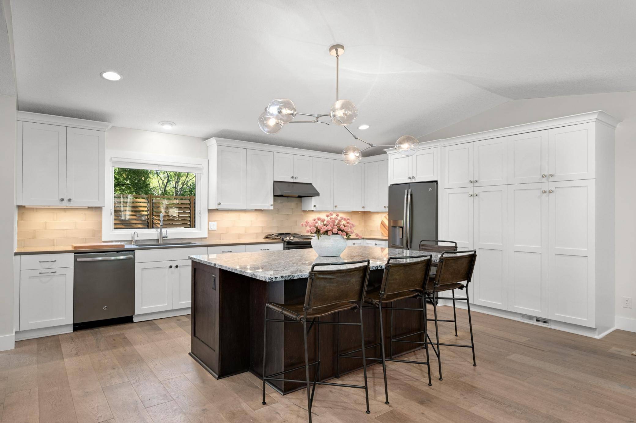 7204 Glouchester DR, Edina, MN 55435