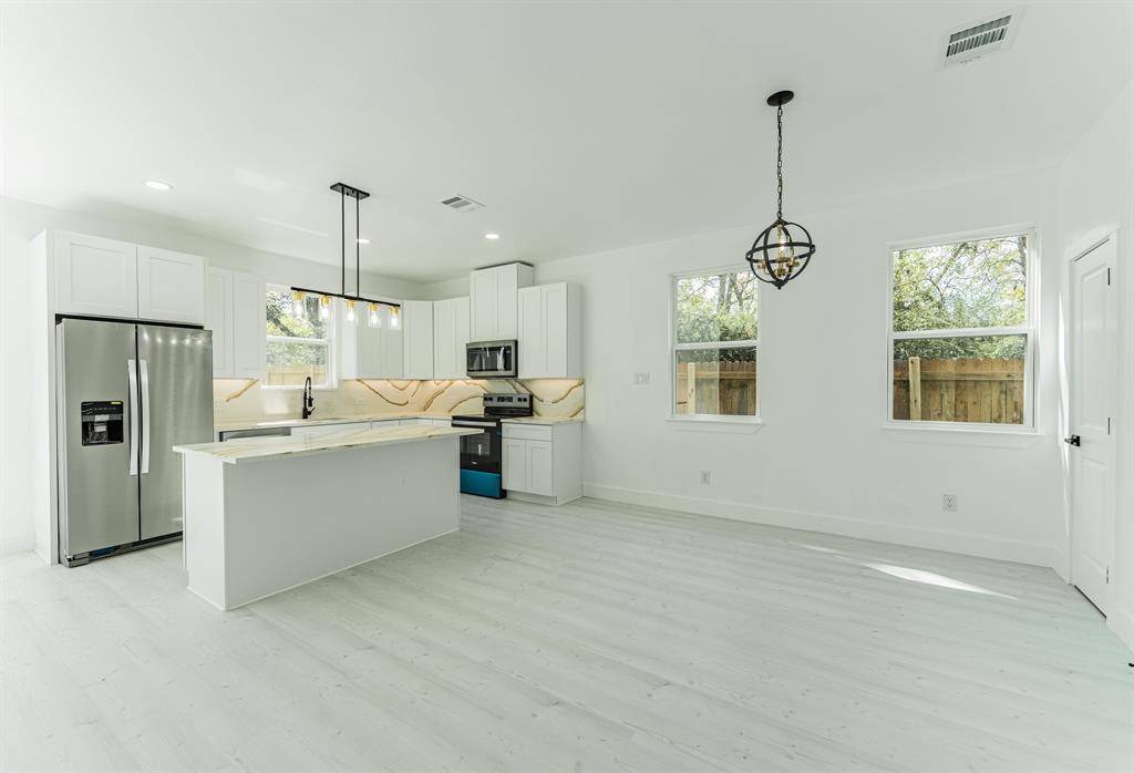 206 Ross Street W, Sulphur Springs, TX 75482