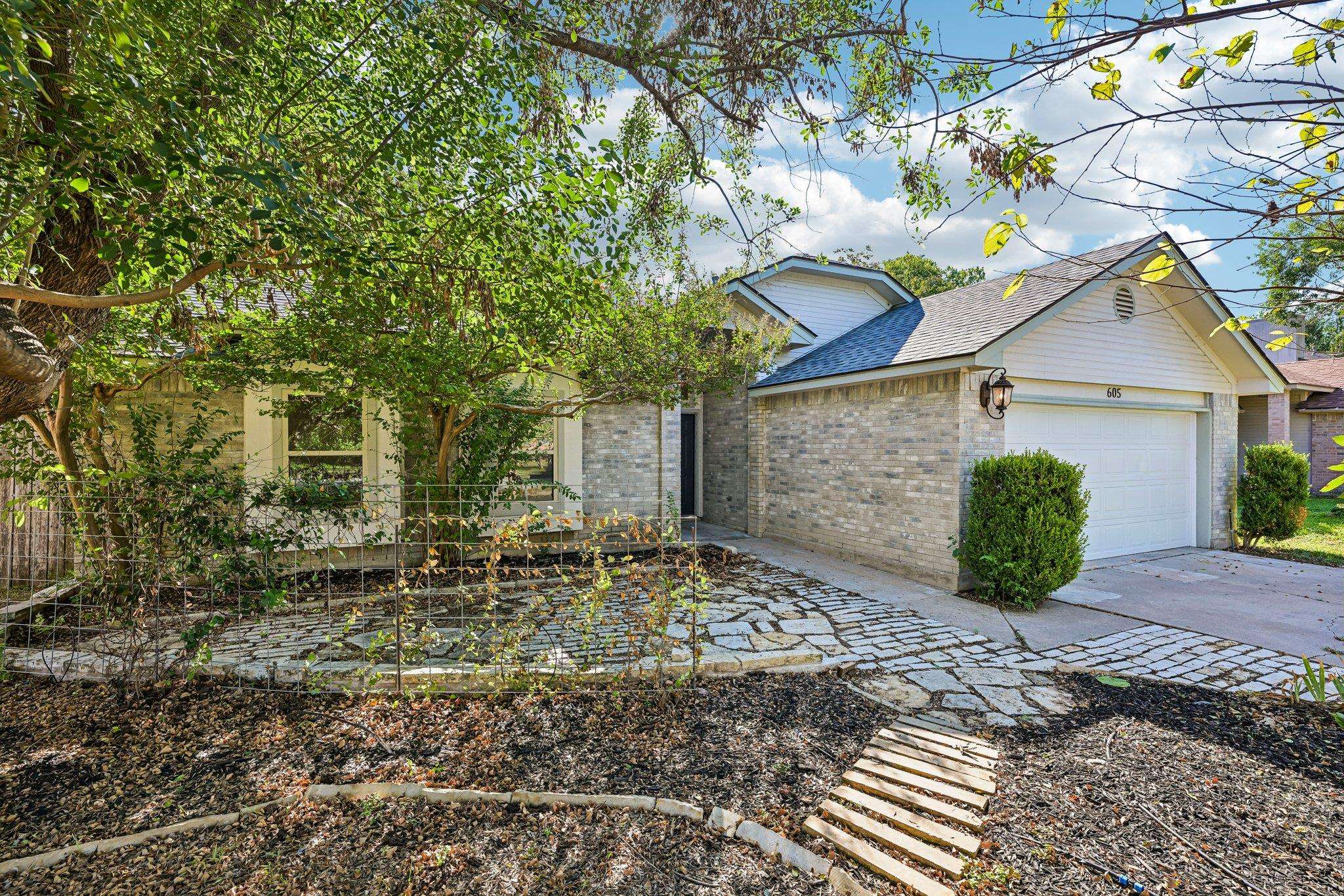 605 Hawthorne LN, Round Rock, TX 78664