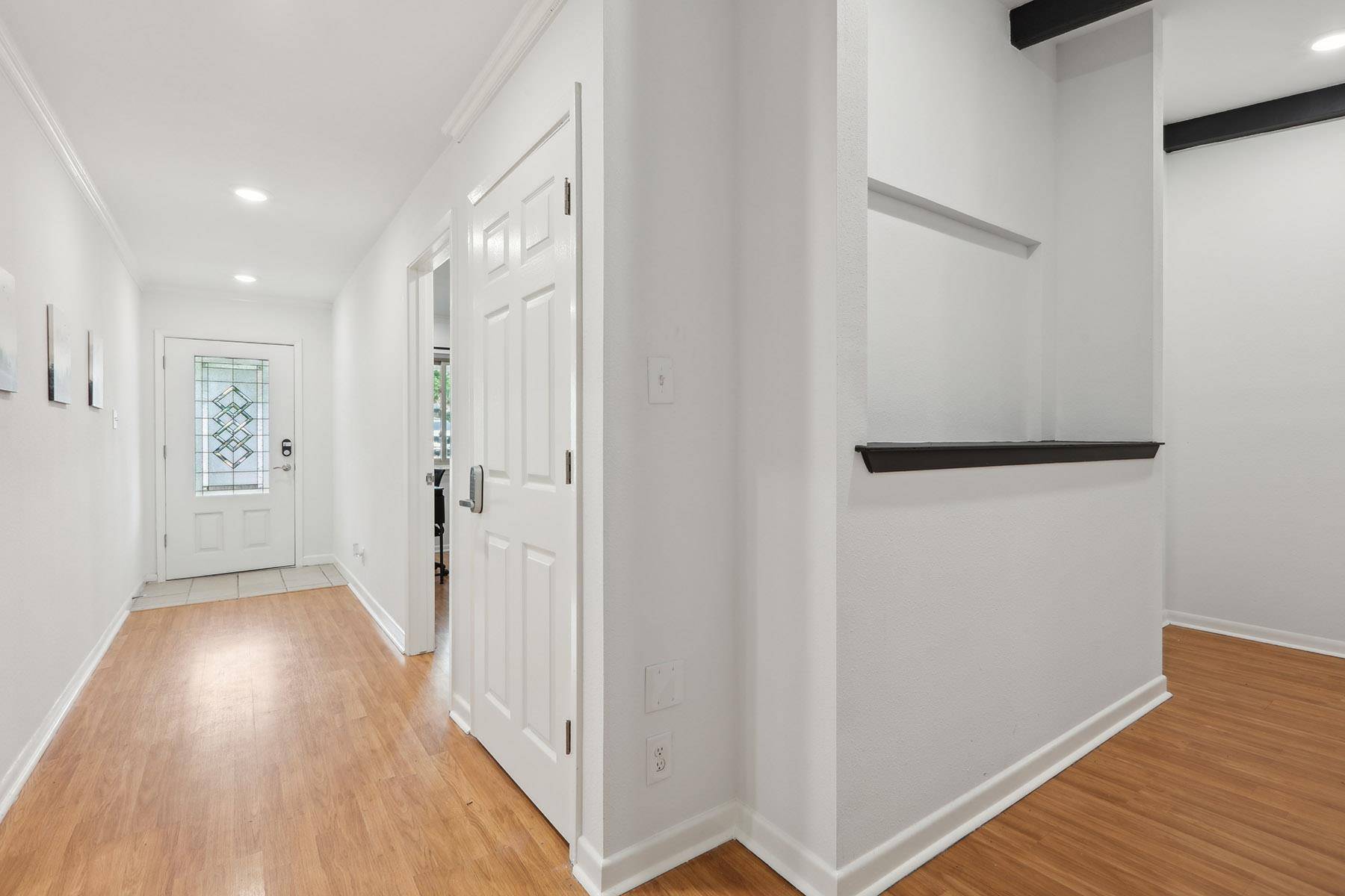 8911 Pointer LN, Austin, TX 78758