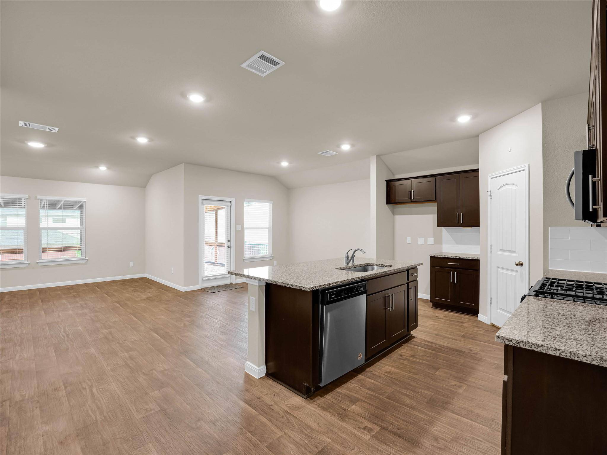 127 Sky Meadows CIR, San Marcos, TX 78666