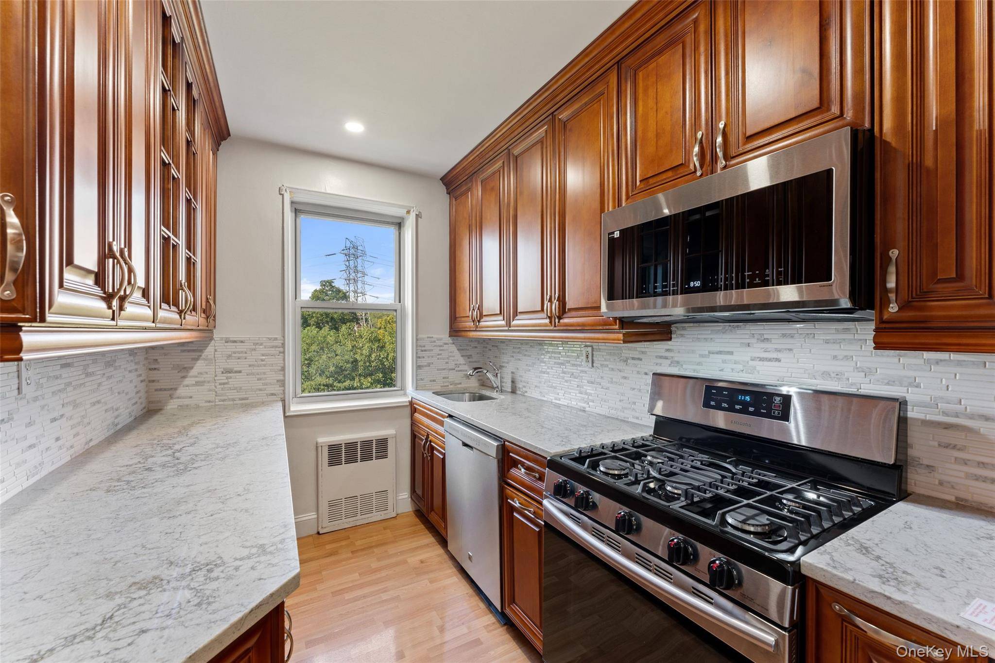 609 Palmer #7D, Yonkers, NY 10701