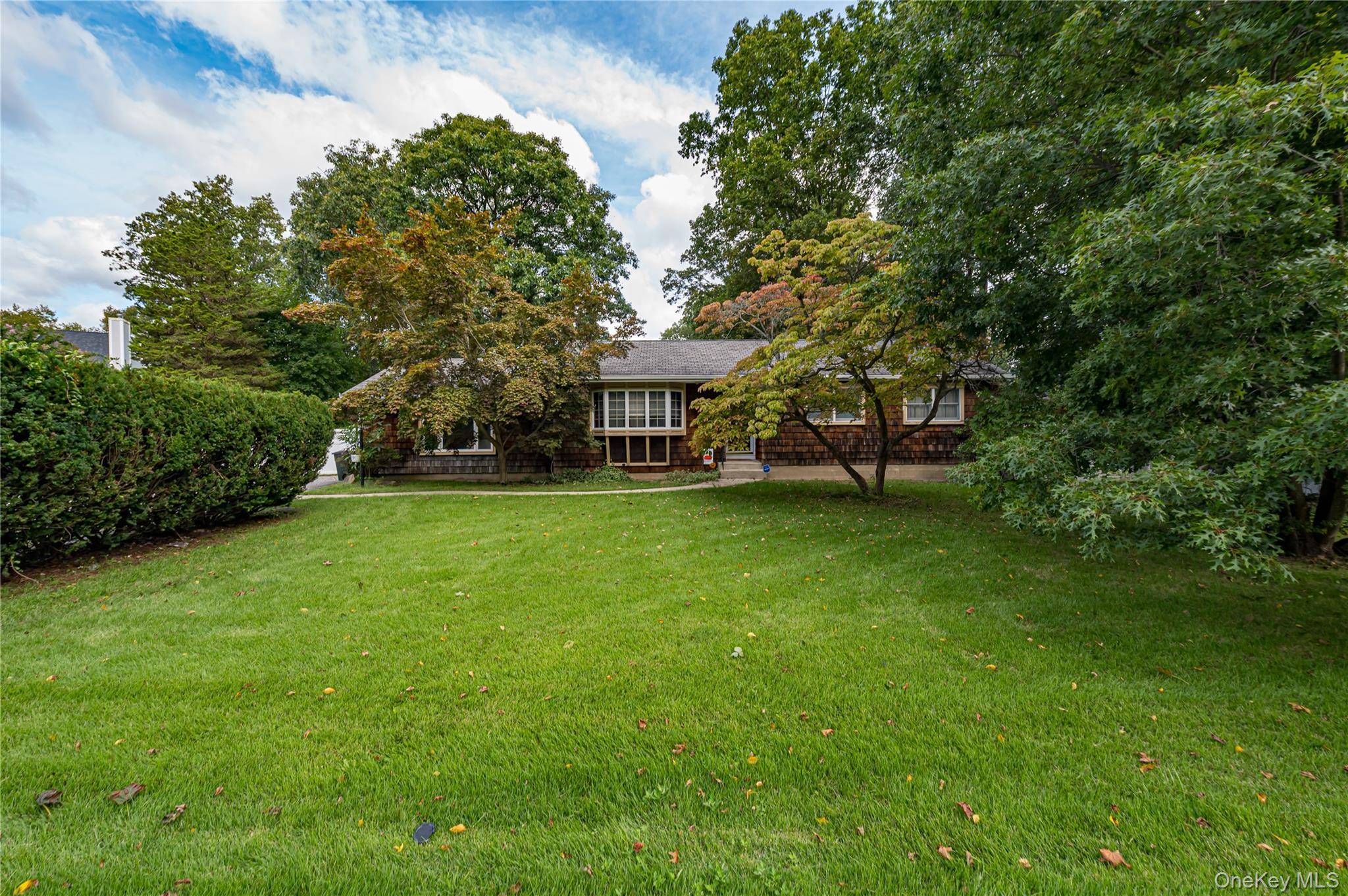 875 Townline RD, Hauppauge, NY 11788