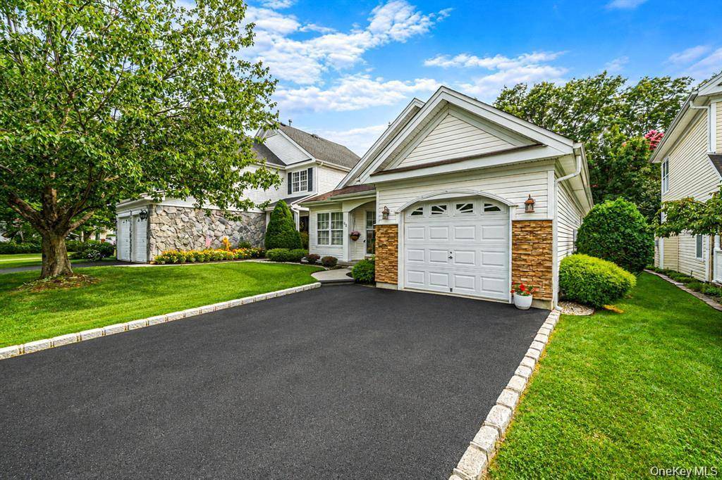 63 Madison CIR, Middle Island, NY 11953