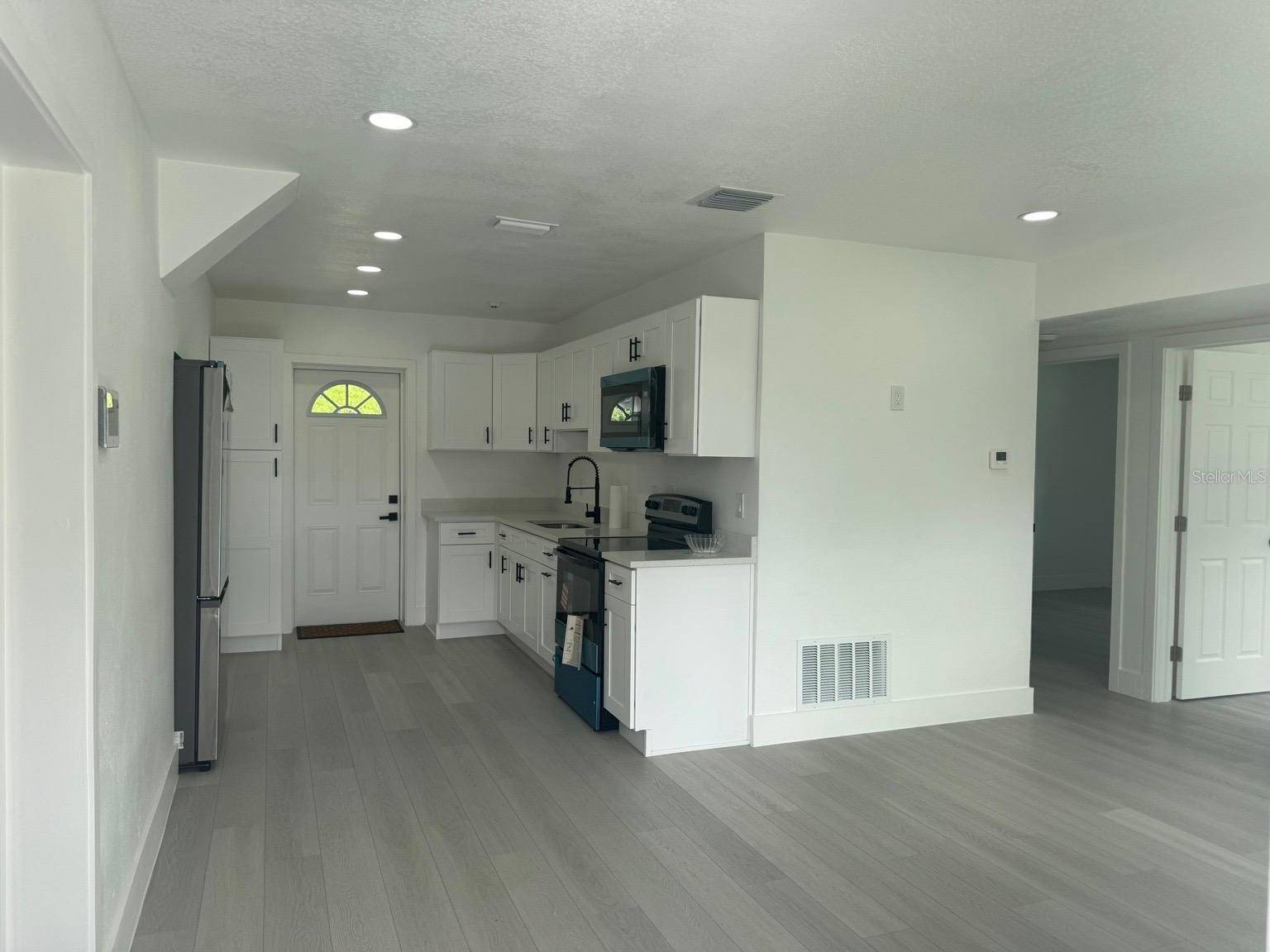 2148 CATALINA DR N, Clearwater, FL 33763