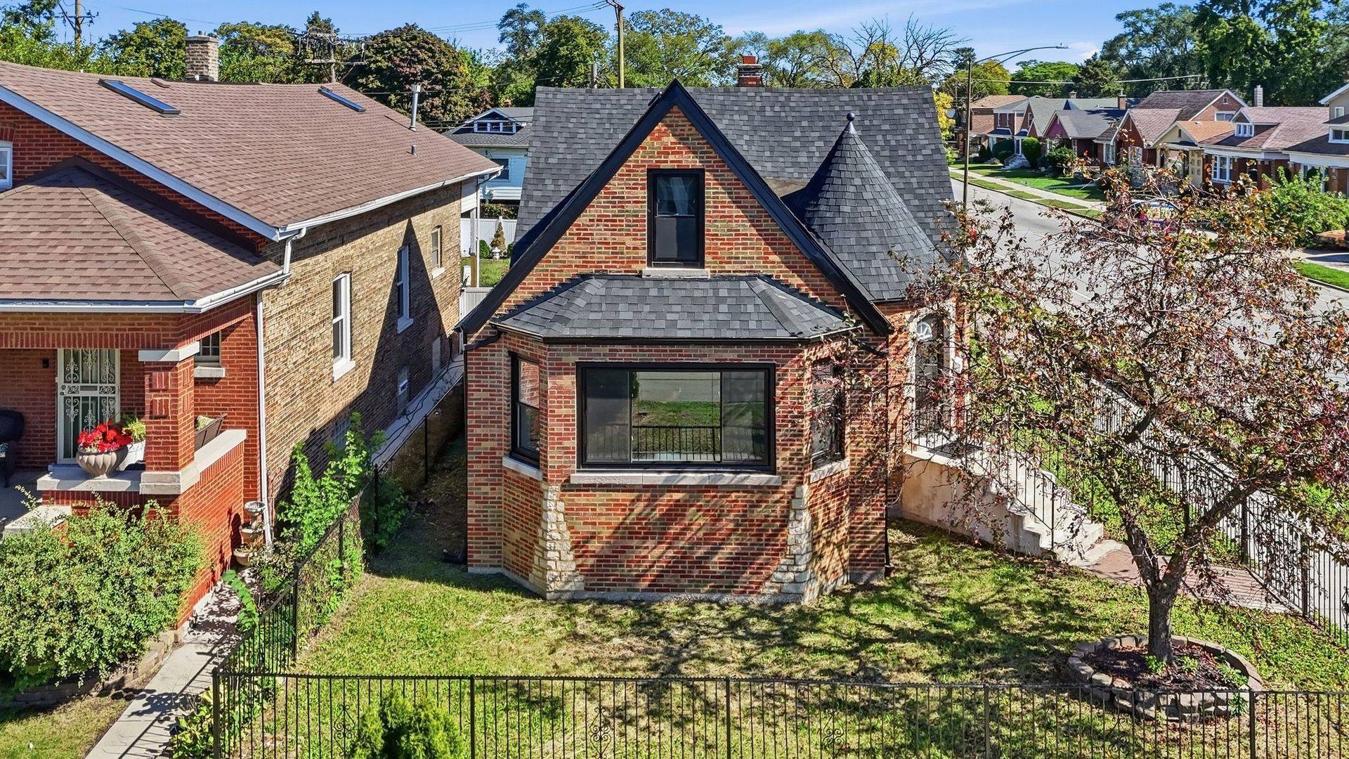 8257 S Blackstone AVE, Chicago, IL 60619