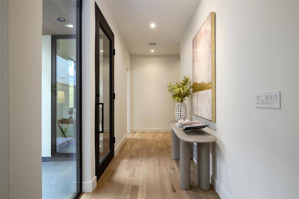 4049 Hawthorne Avenue, Dallas, TX 75219