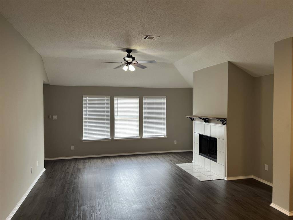 311 Dakota Drive, Arlington, TX 76002