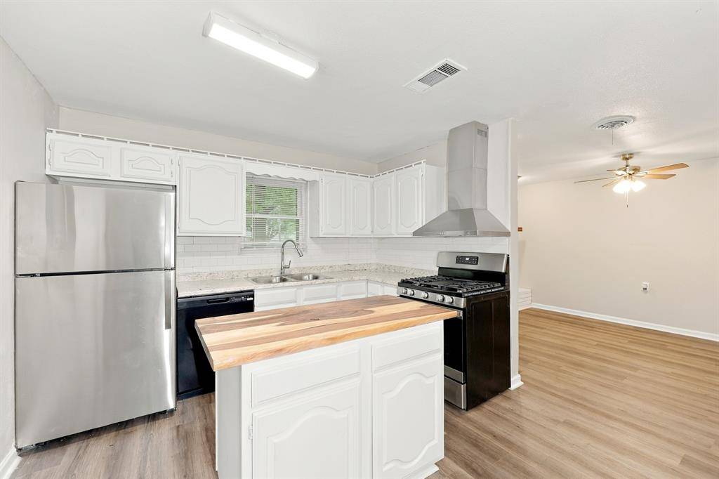 319 Royal Avenue, Duncanville, TX 75137