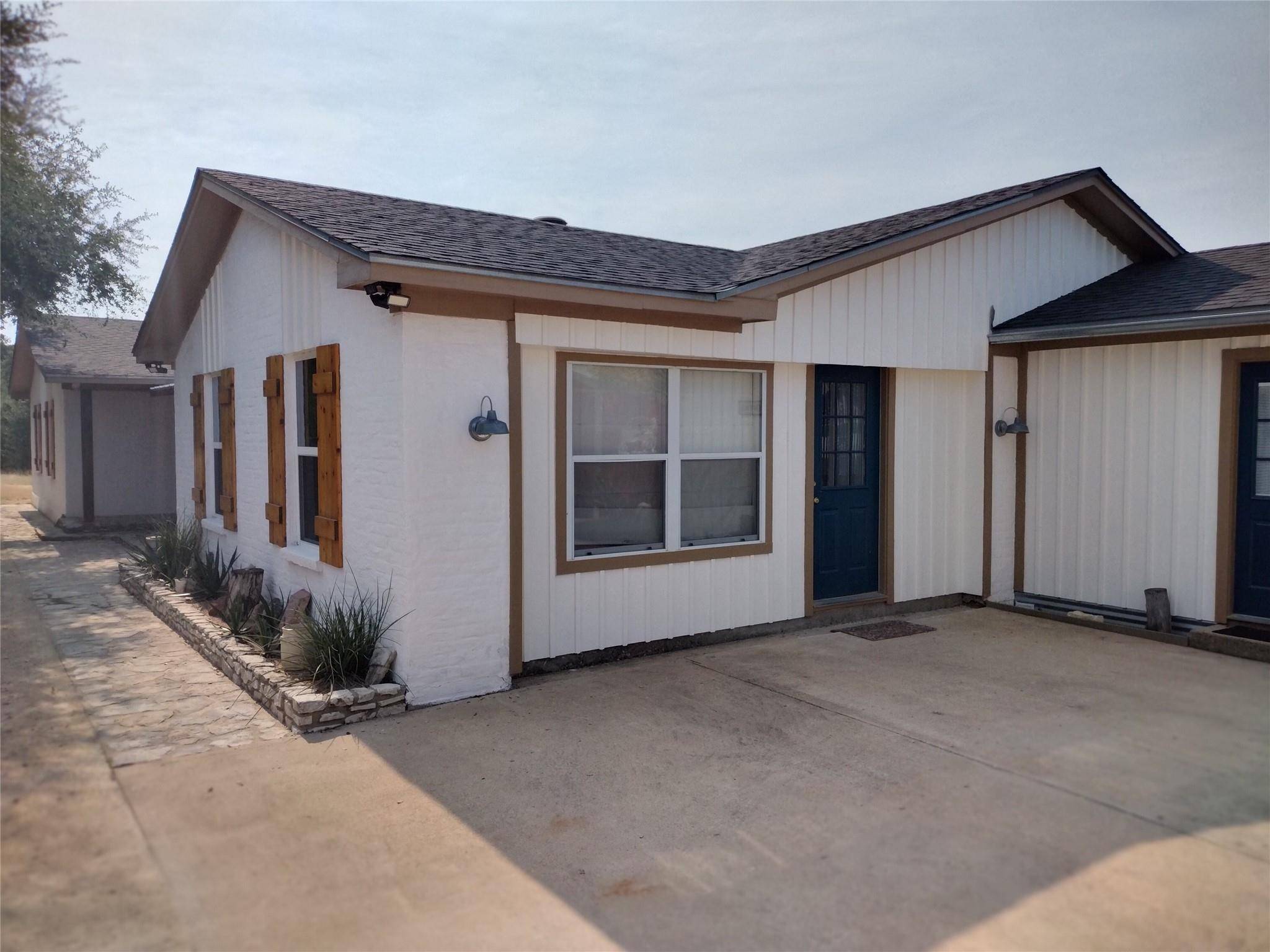 22303 Honeycomb LN, Leander, TX 78641