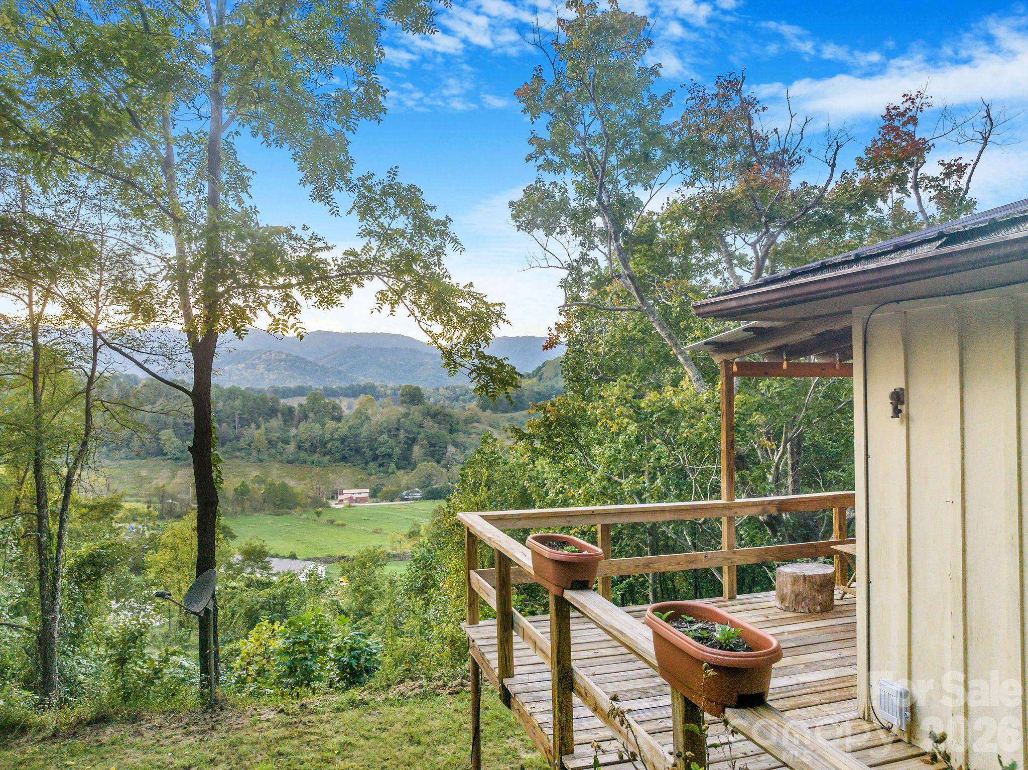 74 Lanzi Ledge RD, Leicester, NC 28748