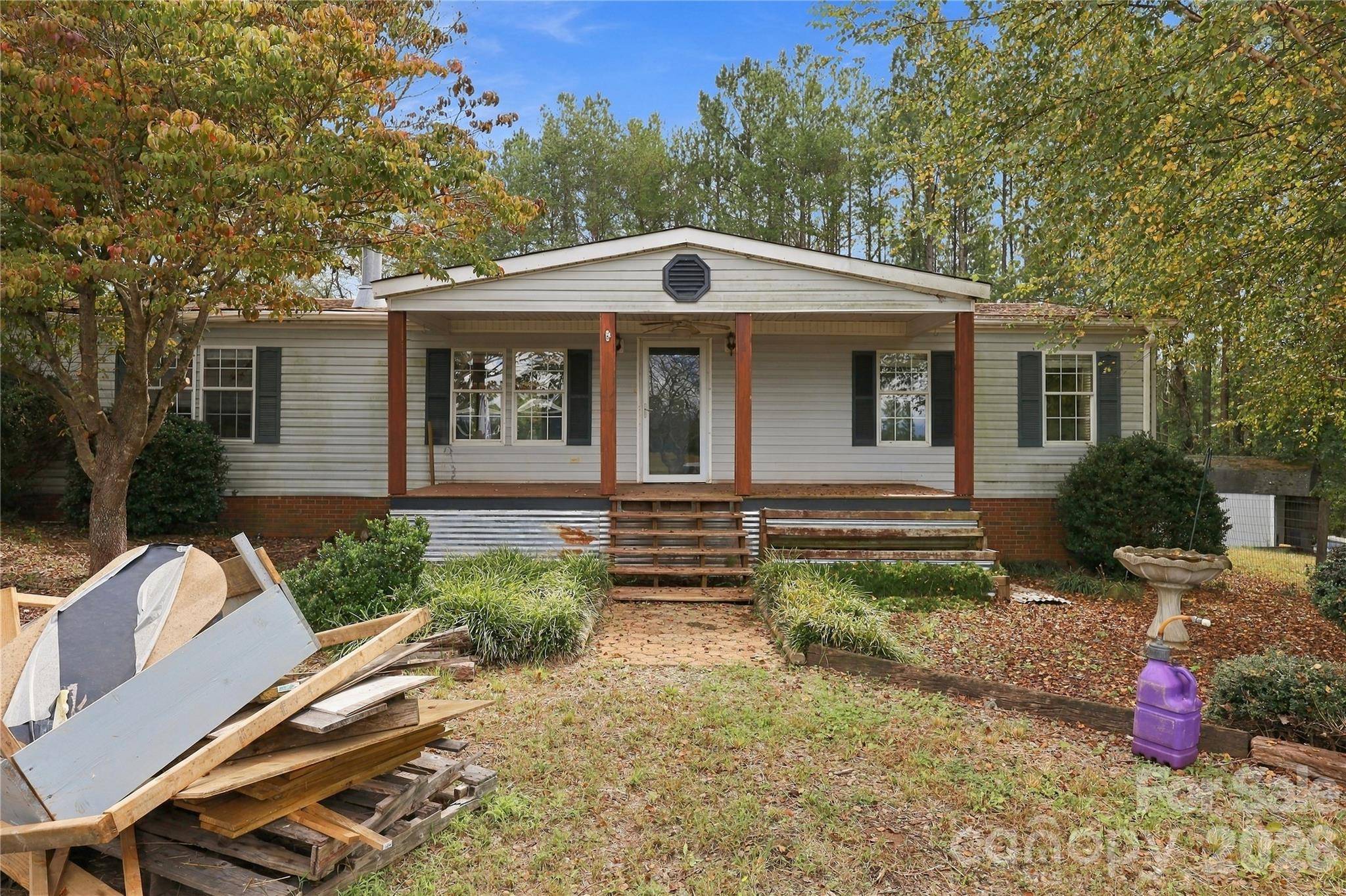 784 Big Level RD, Mill Spring, NC 28756