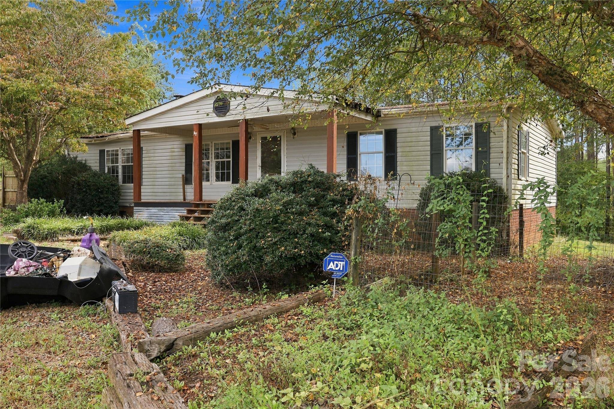784 Big Level RD, Mill Spring, NC 28756