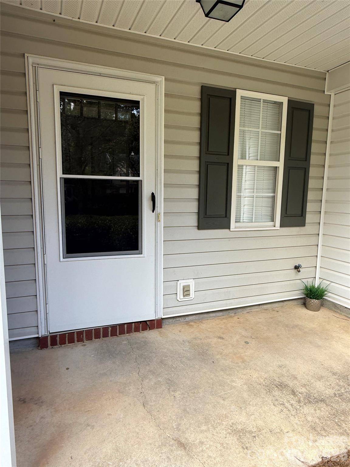 10281 University Park LN, Charlotte, NC 28213