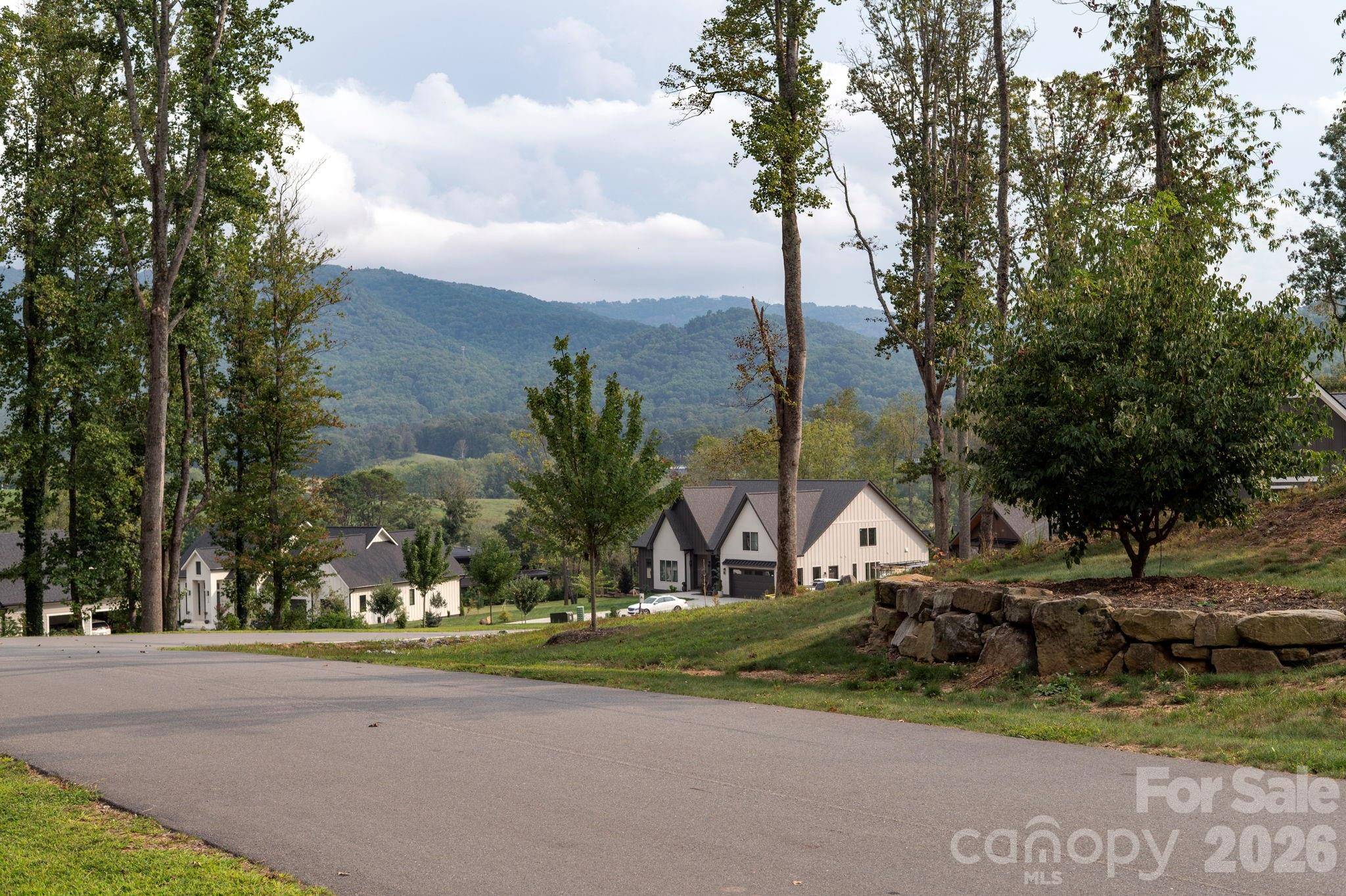 25 Ted Linn DR, Fairview, NC 28730
