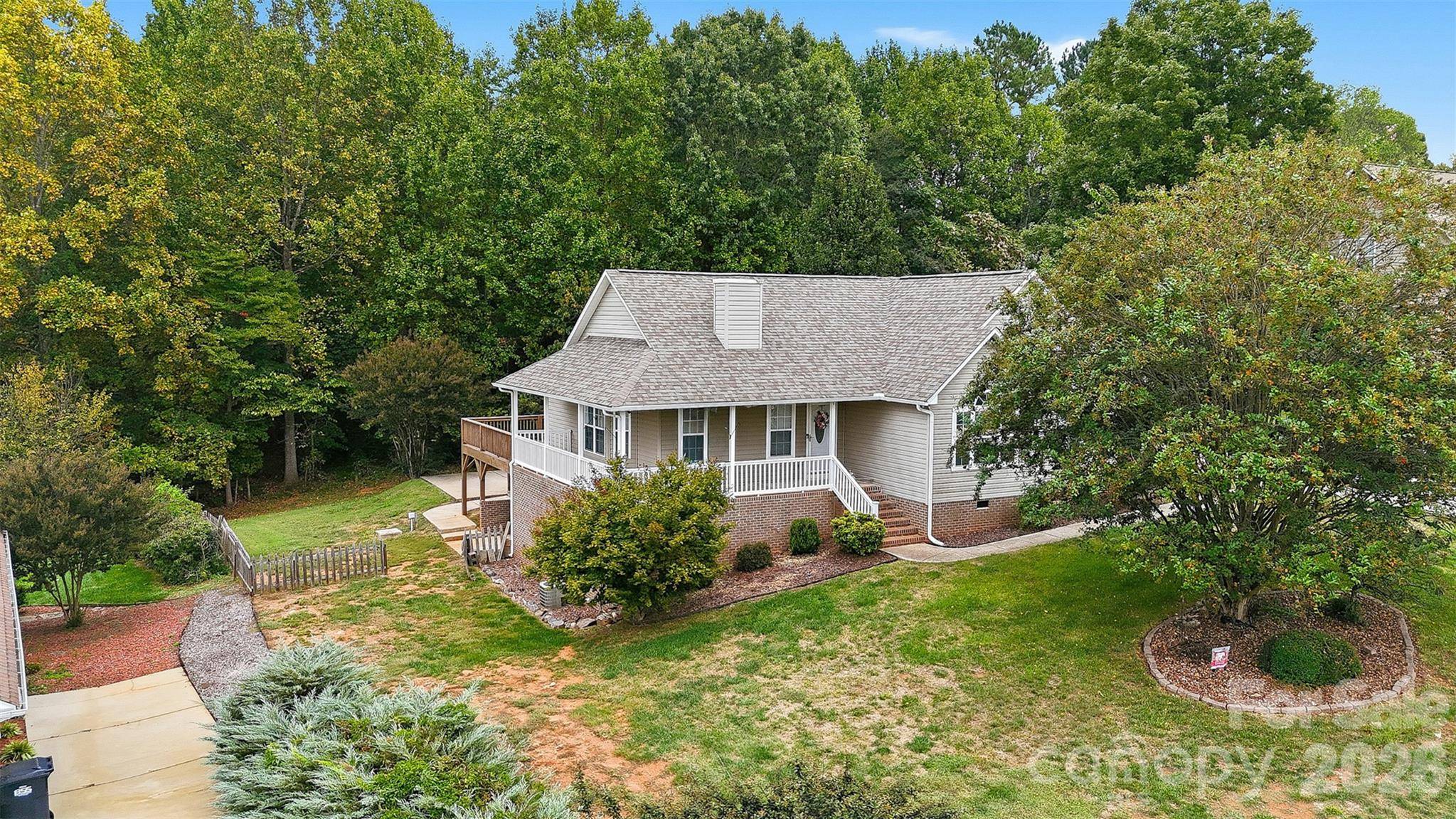 217 Sundance CIR, Statesville, NC 28625