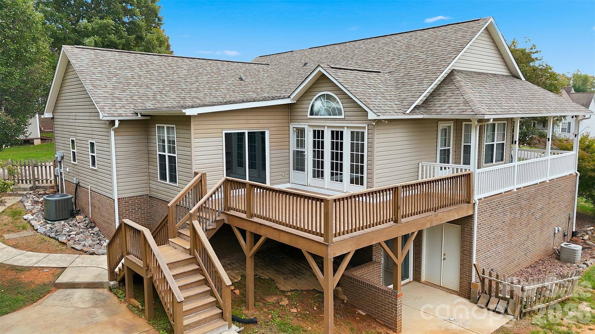217 Sundance CIR, Statesville, NC 28625