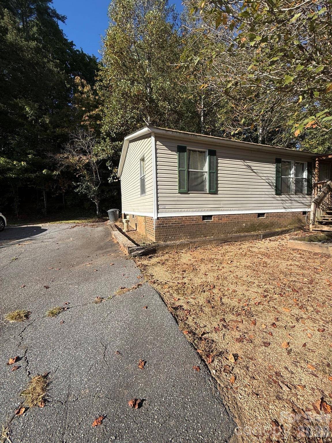 1516 Abington RD, Lenoir, NC 28645