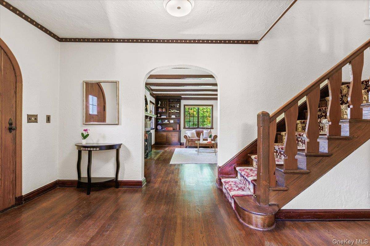 122 Sunset RD, Mamaroneck, NY 10543