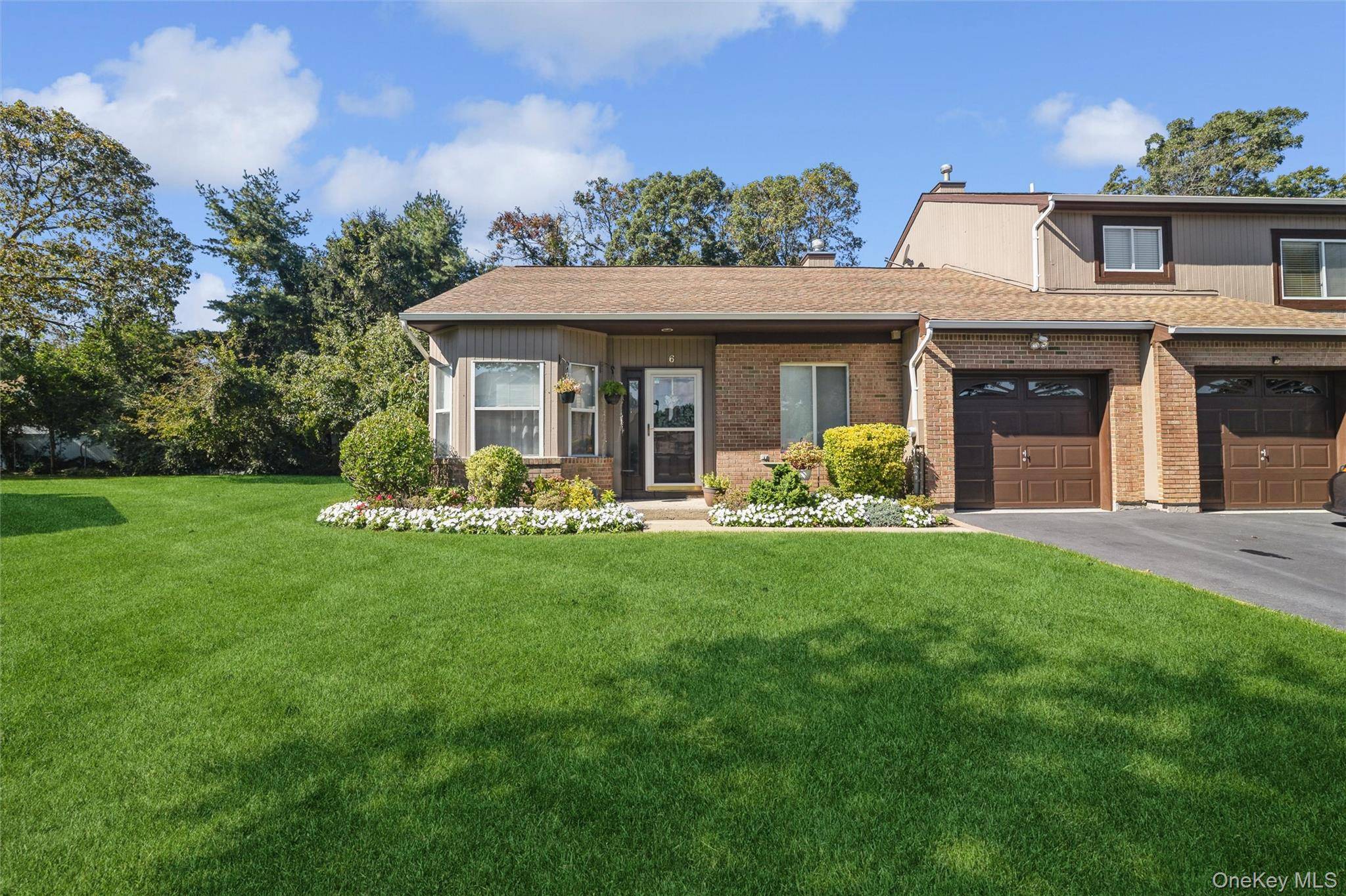 6 Timber Ridge DR #6, Holtsville, NY 11742