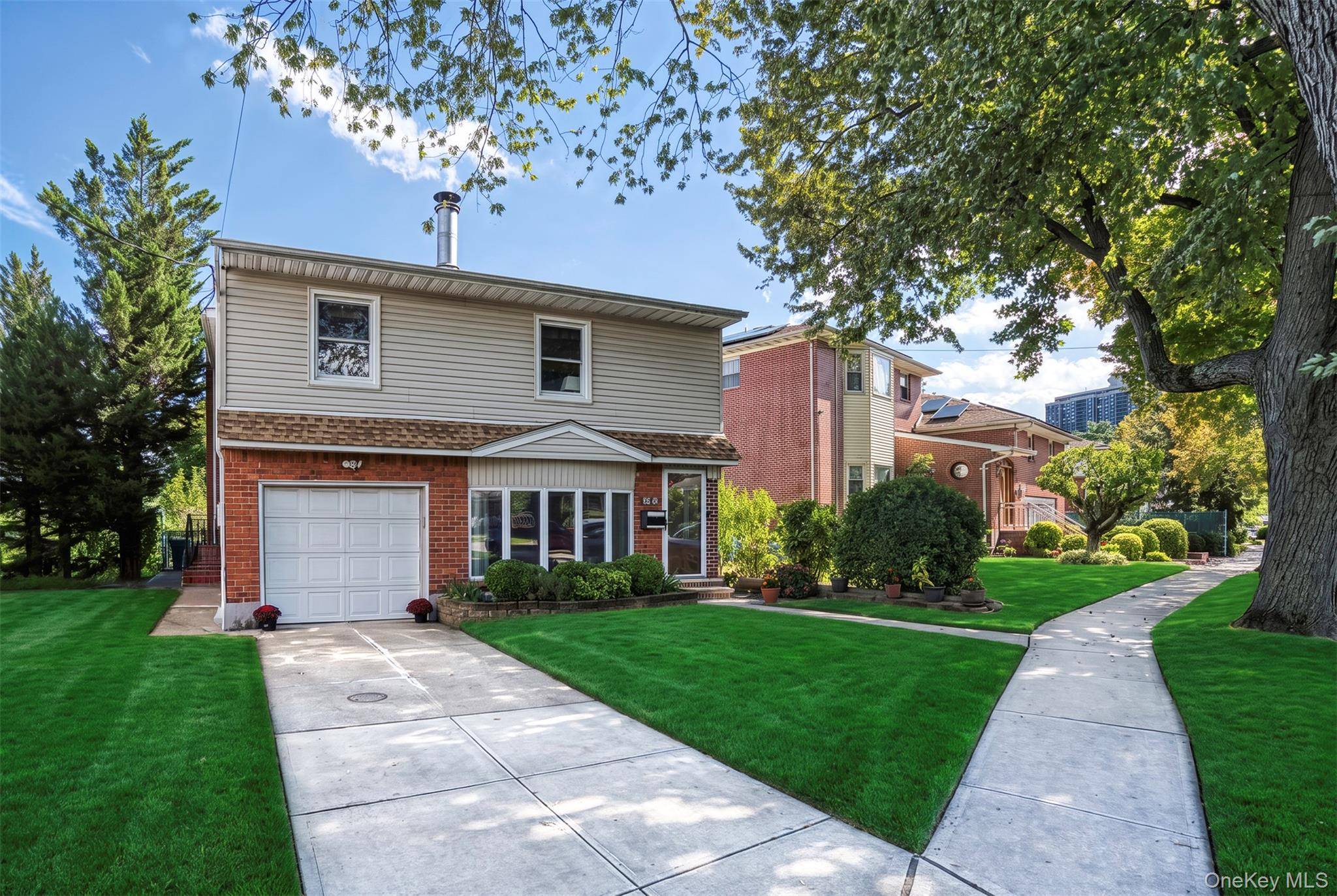 58-19 264th ST, Little Neck, NY 11362
