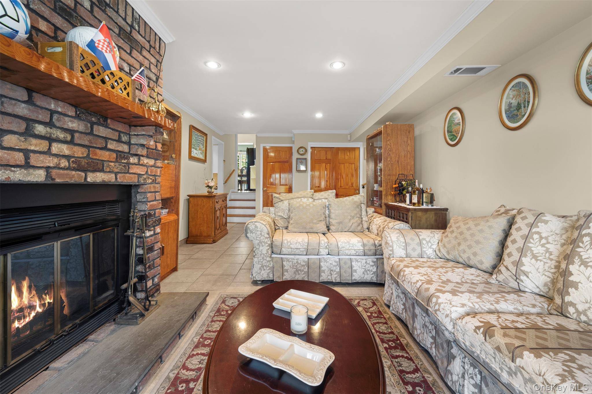 58-19 264th ST, Little Neck, NY 11362