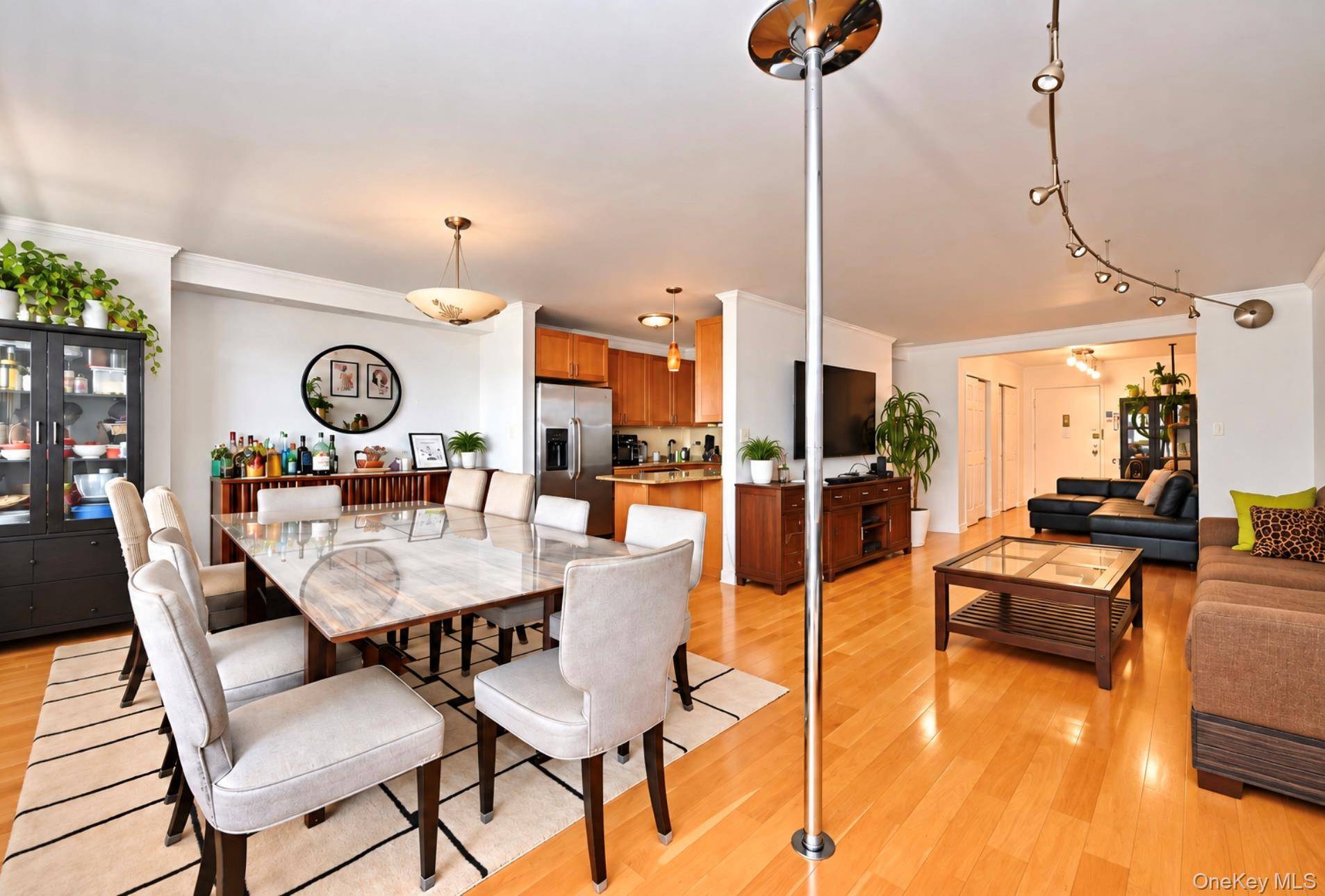 102-30 66th RD ## 17E, Forest Hills, NY 11375