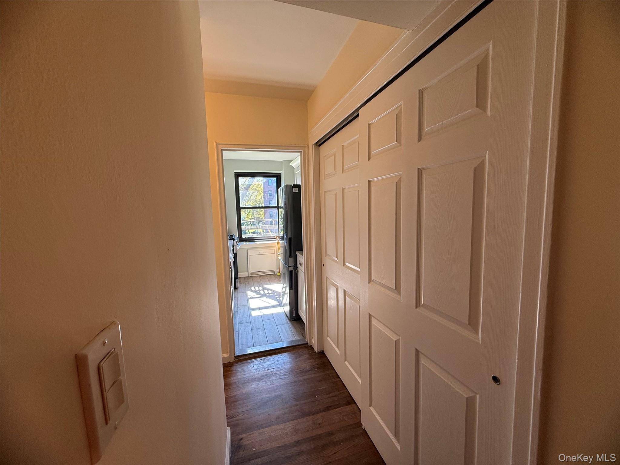 212-12 73rd AVE #4B, Oakland Gardens, NY 11364
