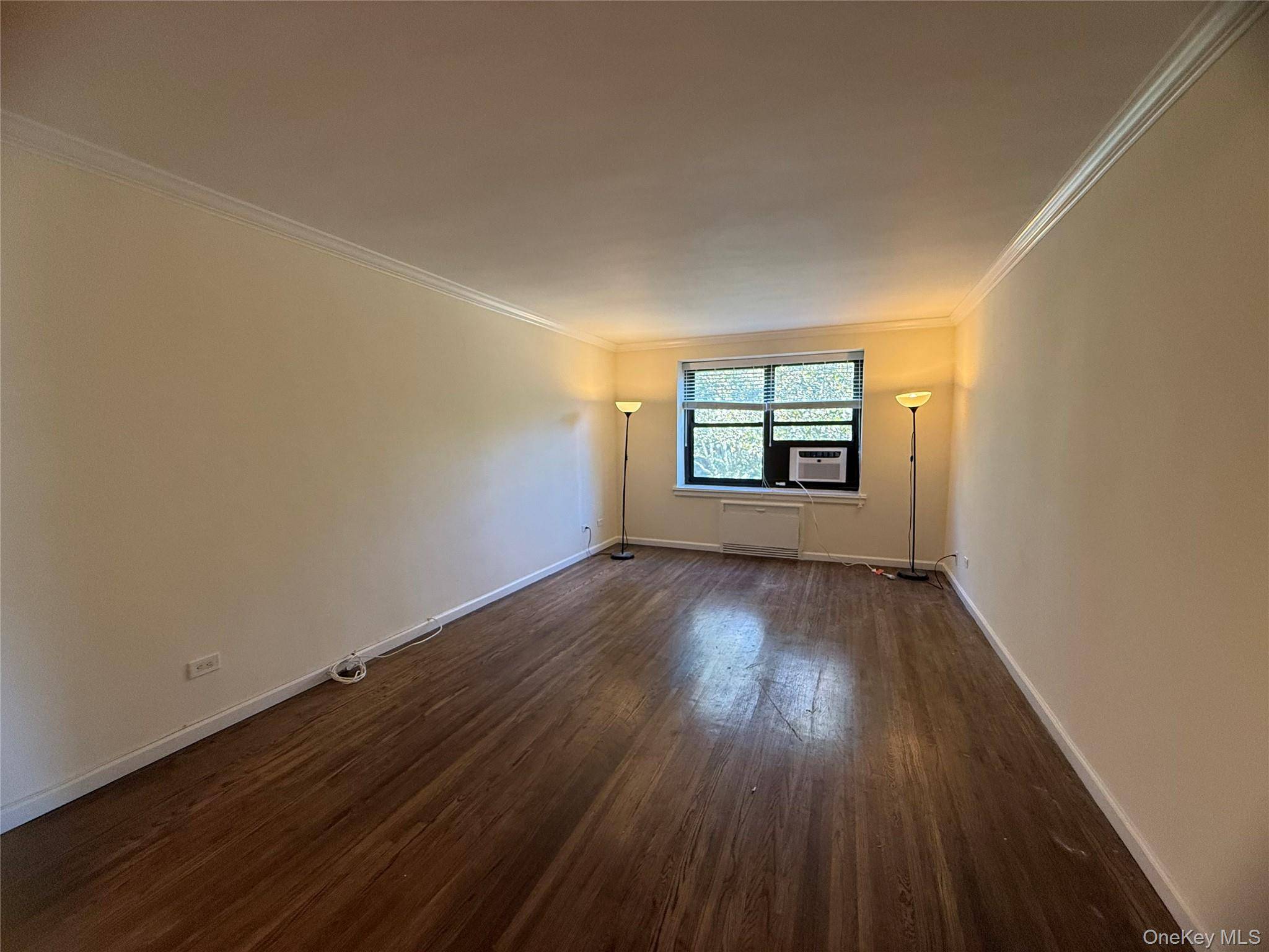 212-12 73rd AVE #4B, Oakland Gardens, NY 11364
