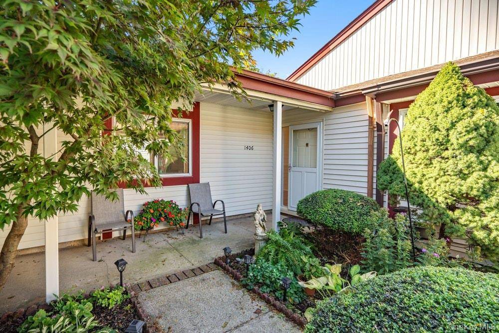 1406 Gotham CT, Saint James, NY 11780