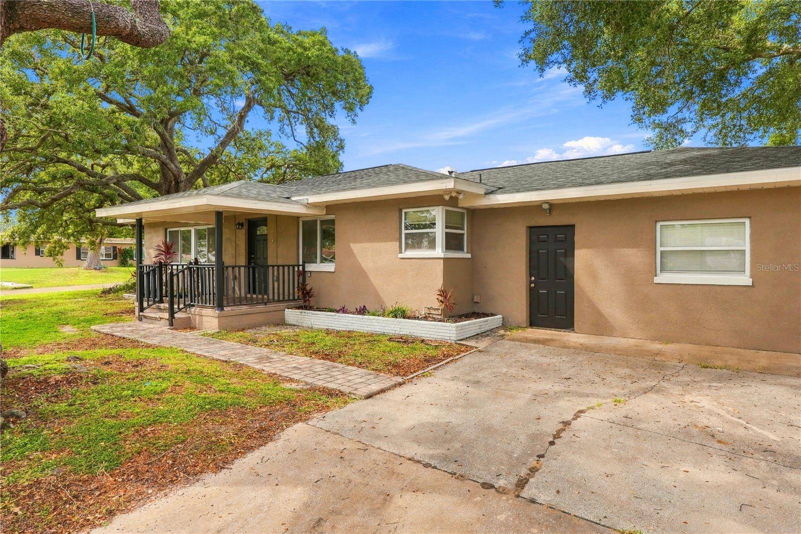 10719 CHEROKEE DR, St Petersburg, FL 33708