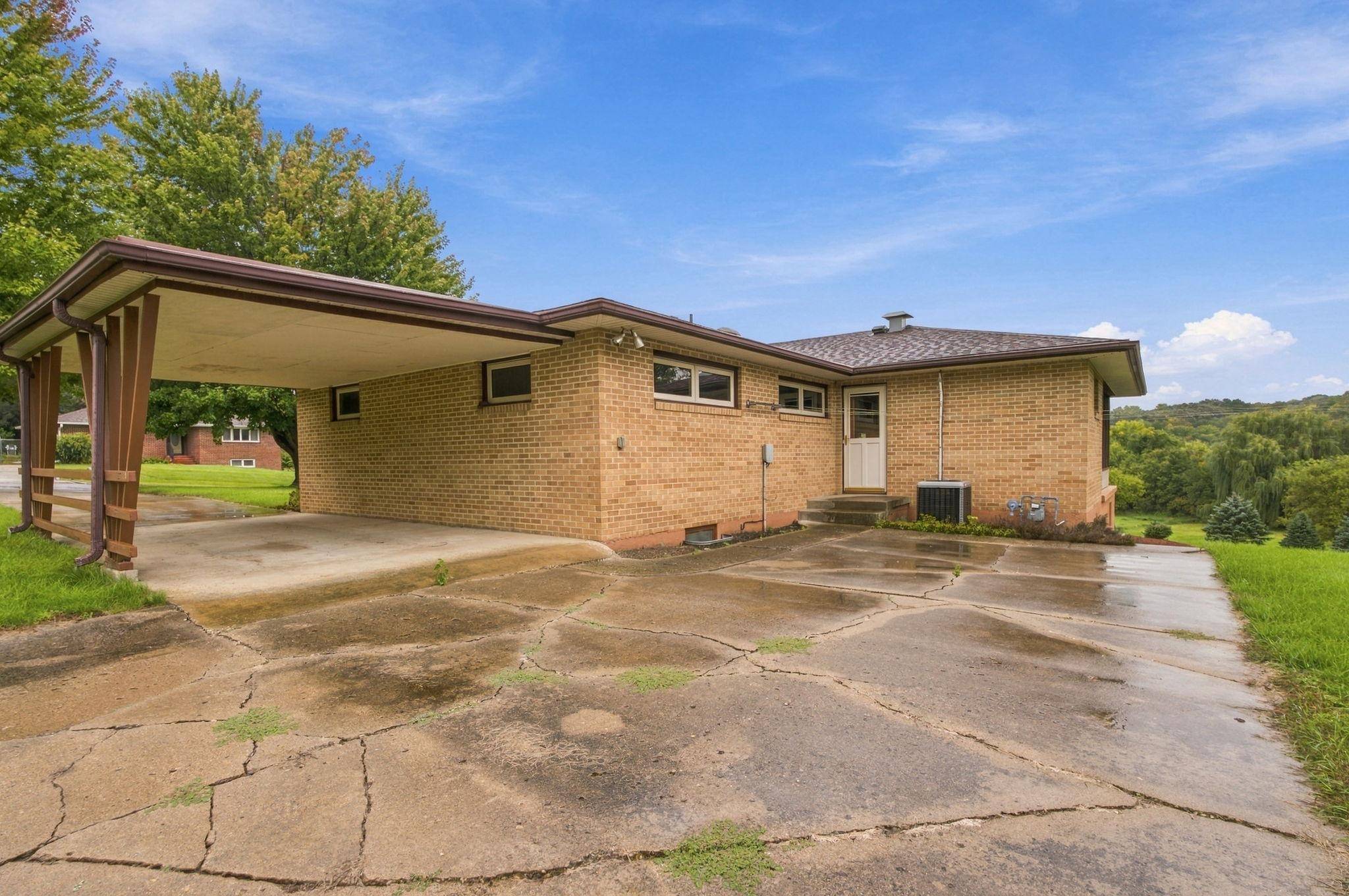 824 Brown ST, Jackson, MN 56143
