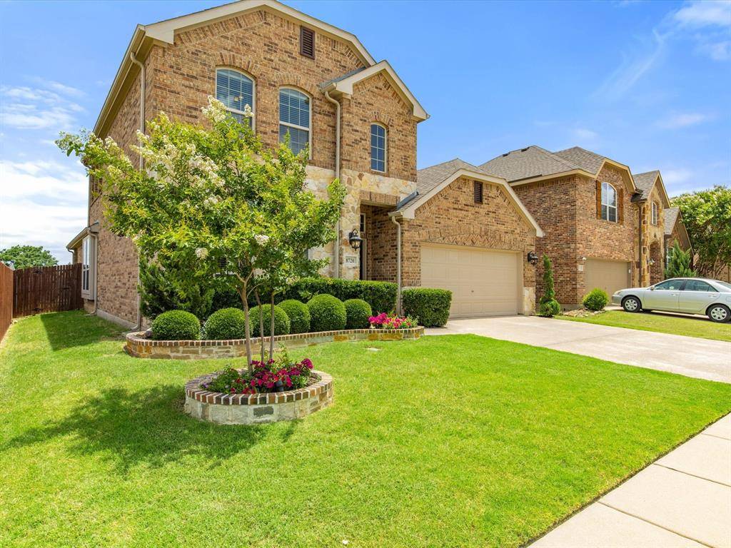 8720 Devonshire Drive, Fort Worth, TX 76131
