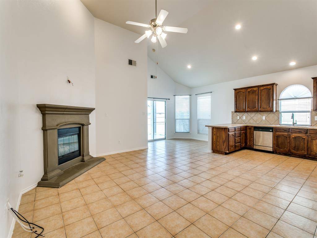 6357 Redeagle Creek Drive, Fort Worth, TX 76179