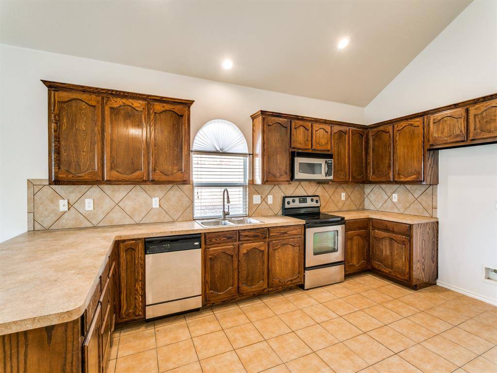 6357 Redeagle Creek Drive, Fort Worth, TX 76179