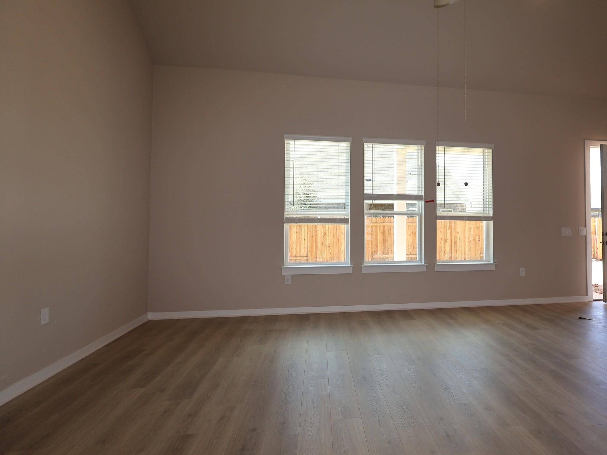 326 Callahan LOOP, Buda, TX 78610