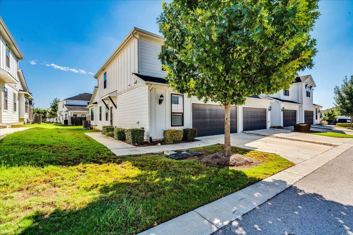 144 Threshing RD #A, Buda, TX 78610